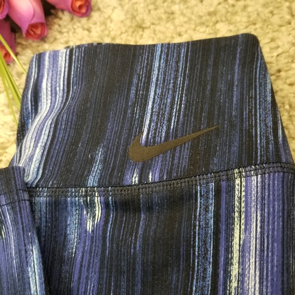 Nike sportswear leggings dri-fit Small - Picture 3 of 5